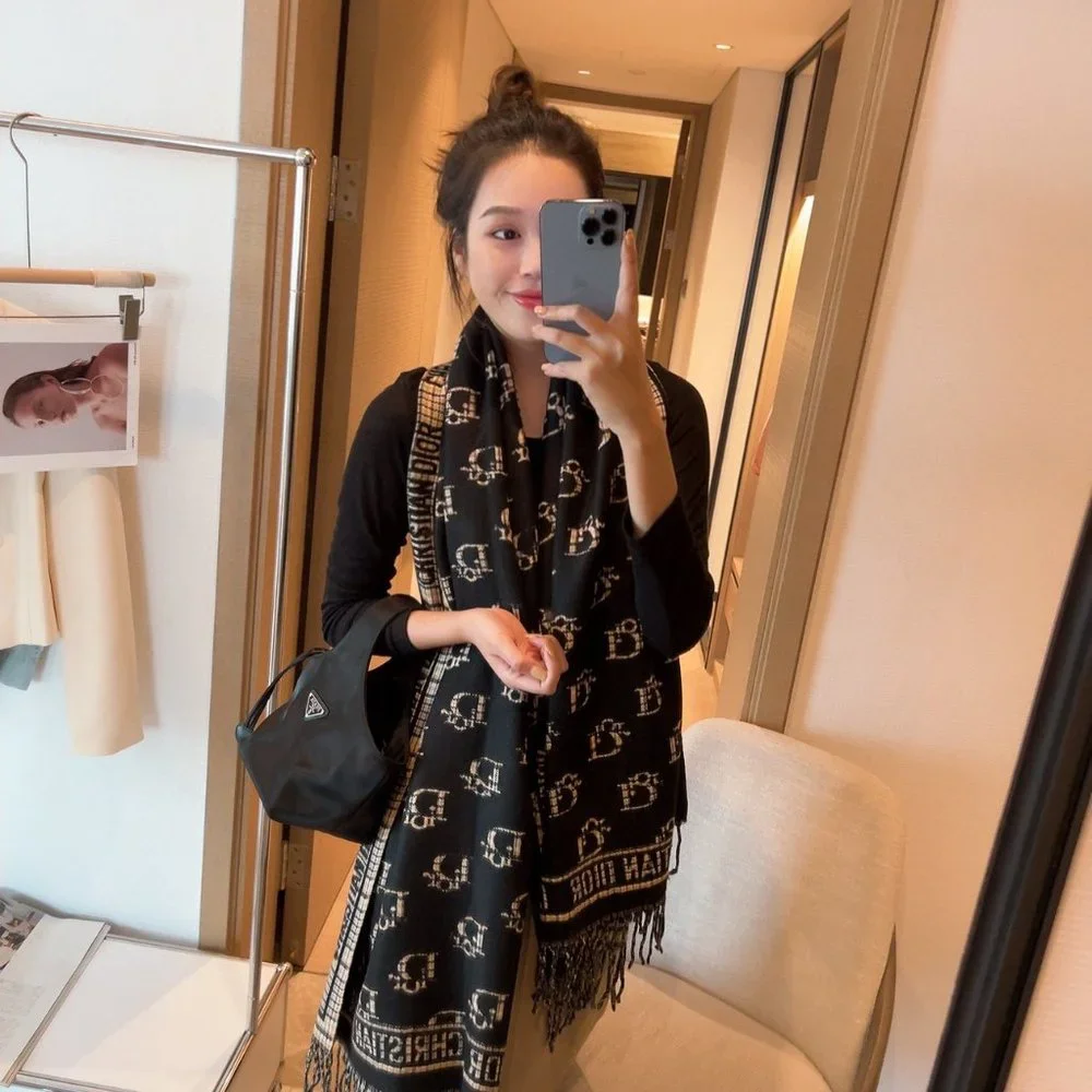 💎✨AUTHENTIC✨💎Dior scarf